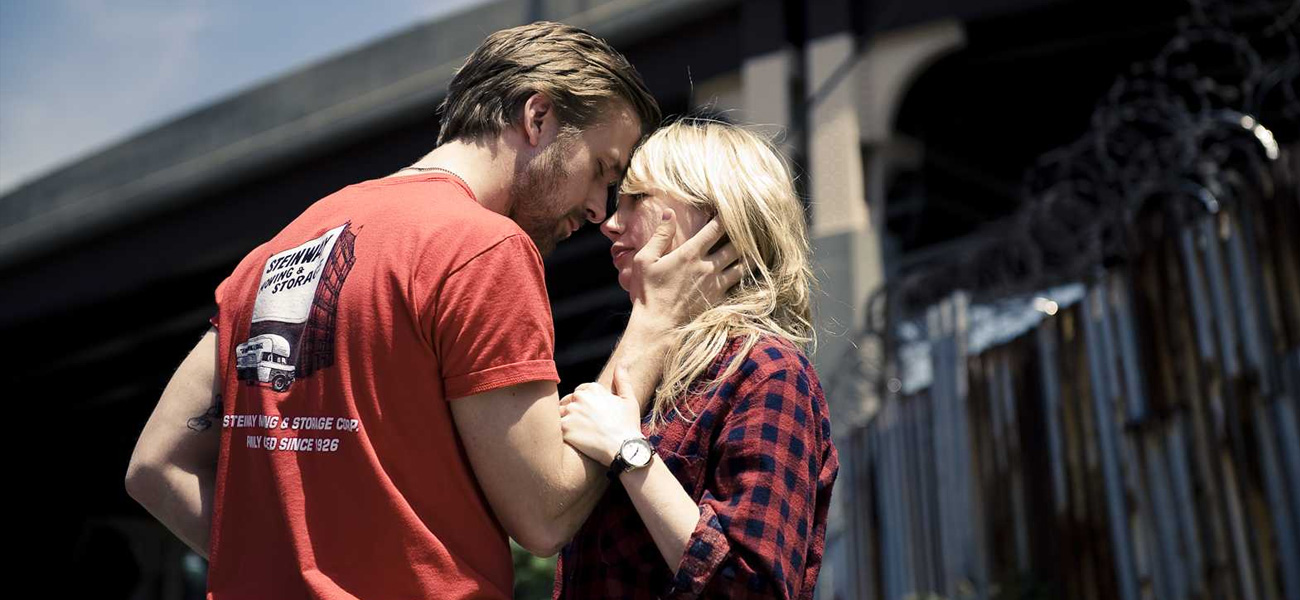 In foto Ryan Gosling (44 anni) Dall'articolo: Metti una sera romantica al cinema.