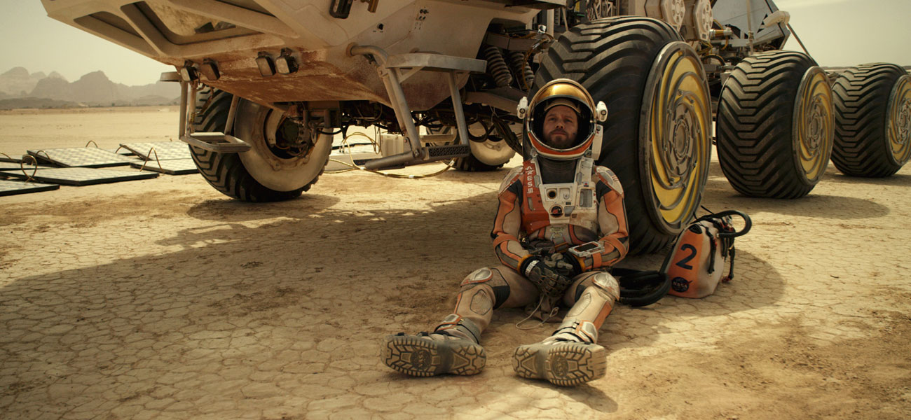 In foto Matt Damon (53 anni) Dall'articolo: Sopravvissuto - The Martian, un manuale di sopravvivenza.
