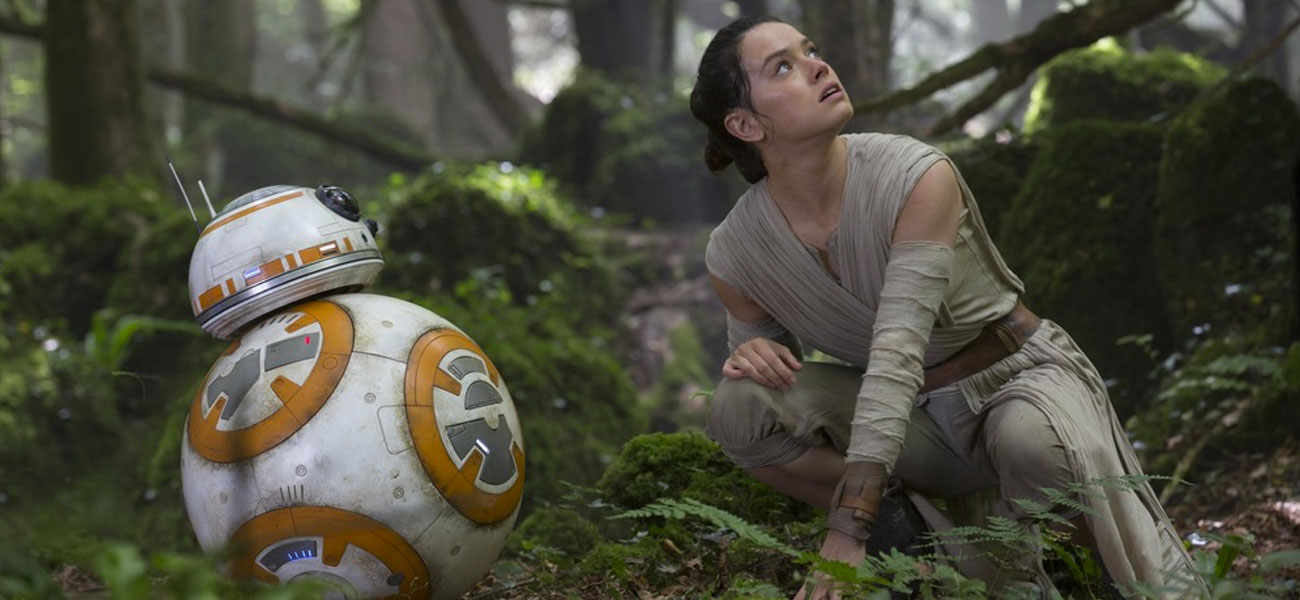 In foto Daisy Ridley (32 anni) Dall'articolo: Ancora in testa, Star Wars raggiunge i 18 milioni.