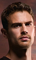 In foto Theo James (40 anni) Dall'articolo: Kung Fu Panda 3 annichiler la concorrenza?.