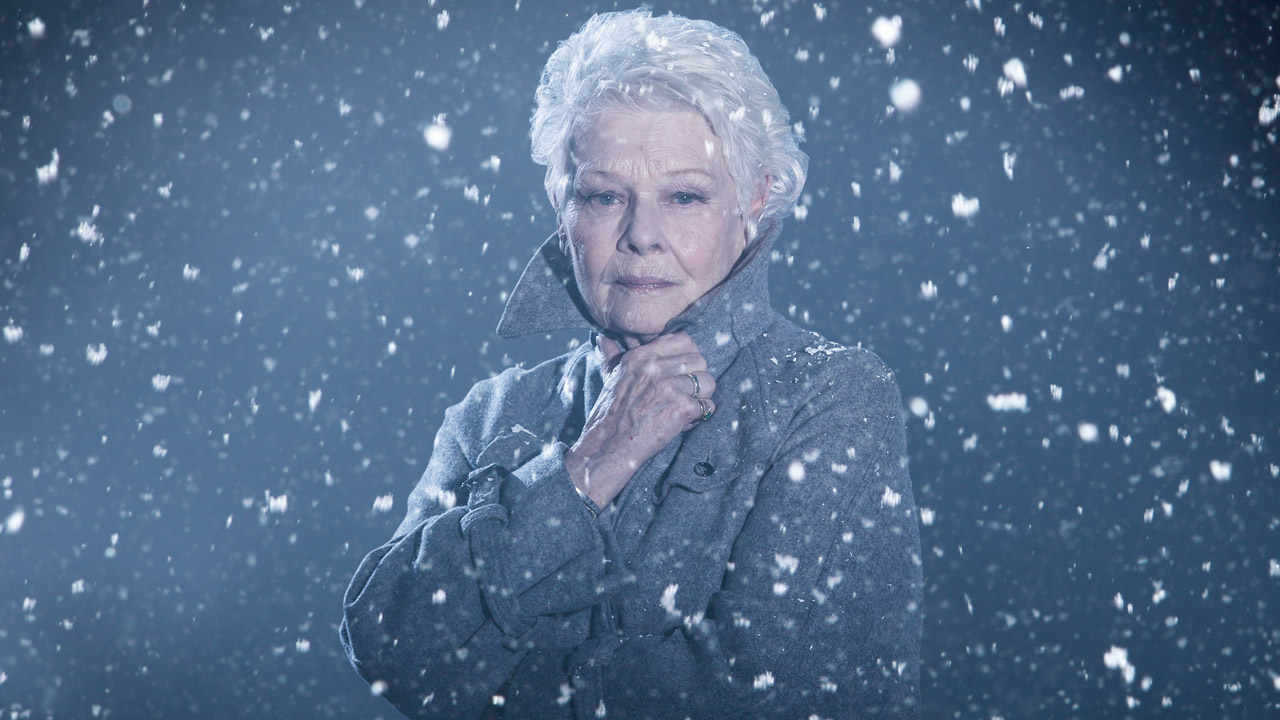 In foto Judi Dench (90 anni) Dall'articolo: Racconto d'inverno di e con Kenneth Branagh sesto al box office.