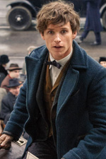 In foto Eddie Redmayne (42 anni) Dall'articolo: Animali Fantastici senza rivali al Box Office: 10 volte meglio di Animali Notturni.