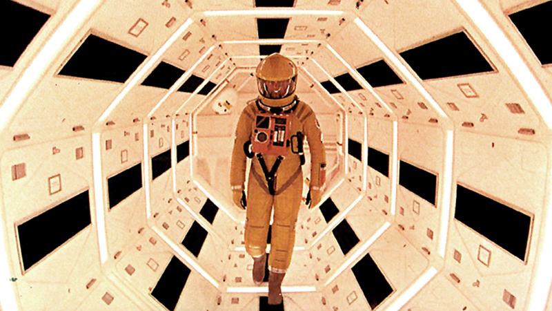 In foto una scena di 2001: Odissea nello spazio. -  Dall'articolo: Arrival tra Kubrick e Fincher: il cinema che esplora l'universo.