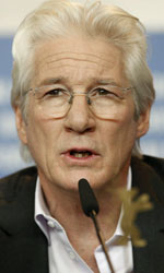 In foto Richard Gere (75 anni) Dall'articolo: The Dinner, in scena a Berlino i furori familiari di Richard Gere.