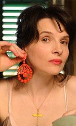 In foto Juliette Binoche (60 anni) Dall'articolo: Copia conforme, il film di Kiarostami in streaming su MYmovies.it.