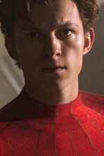 In foto Tom Holland (28 anni) Dall'articolo: Box Office, Spider-Man vince il weekend.