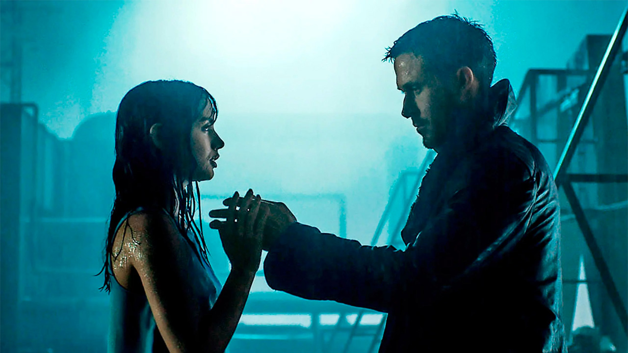 In foto Ryan Gosling (44 anni) Dall'articolo: Blade Runner 2049 raggiungue i 3 milioni al box office.
