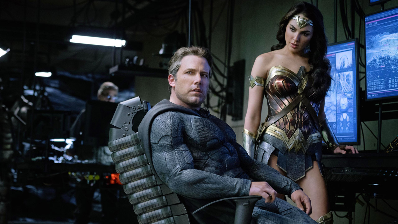 In foto Ben Affleck (52 anni) Dall'articolo: Justice League apre male negli USA: il confronto con Avengers  impietoso.