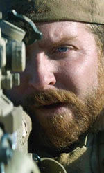 In foto Bradley Cooper (48 anni) Dall'articolo: American Sniper, il film stasera in tv su Canale 5.