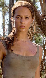 In foto Alicia Vikander (36 anni) Dall'articolo: Weekend d'azione, Tomb Raider conquista il 1 posto.