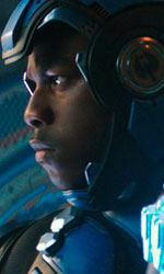 In foto John Boyega (32 anni) Dall'articolo: I robot di Pacific Rim conquistano la vetta.