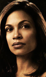 In foto Rosario Dawson (45 anni) Dall'articolo: Rosario Dawson, bella fuori, geek dentro.