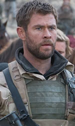 In foto Chris Hemsworth (41 anni) Dall'articolo: Tutti al mare, deboli gli incassi al cinema. Dall'articolo: Box Office: 12 Soldiers al primo posto.