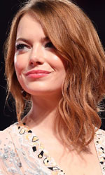 In foto Emma Stone (35 anni) Dall'articolo: Venezia 75, Emma Stone illumina il red carpet.