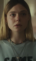 In foto Elle Fanning (26 anni) Dall'articolo: I Think We're Alone Now, il trailer originale del film.