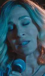 In foto Sarah Jessica Parker (60 anni) Dall'articolo: Here and Now, il trailer originale del film [HD].
