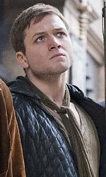 In foto Taron Egerton (35 anni) Dall'articolo: Robin Hood, il comparto costumi e il post-moderno.