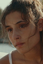 In foto Angela Fontana (27 anni) Dall'articolo: Likemeback, il trailer italiano del film [HD].
