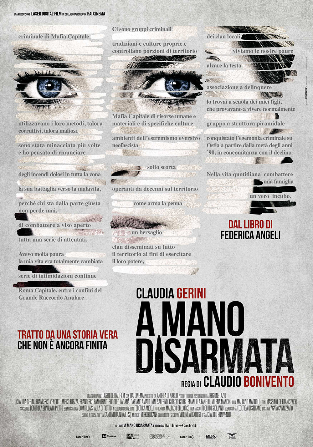 In foto Claudia Gerini (51 anni) Dall'articolo: A mano disarmata, il poster ufficiale del film.