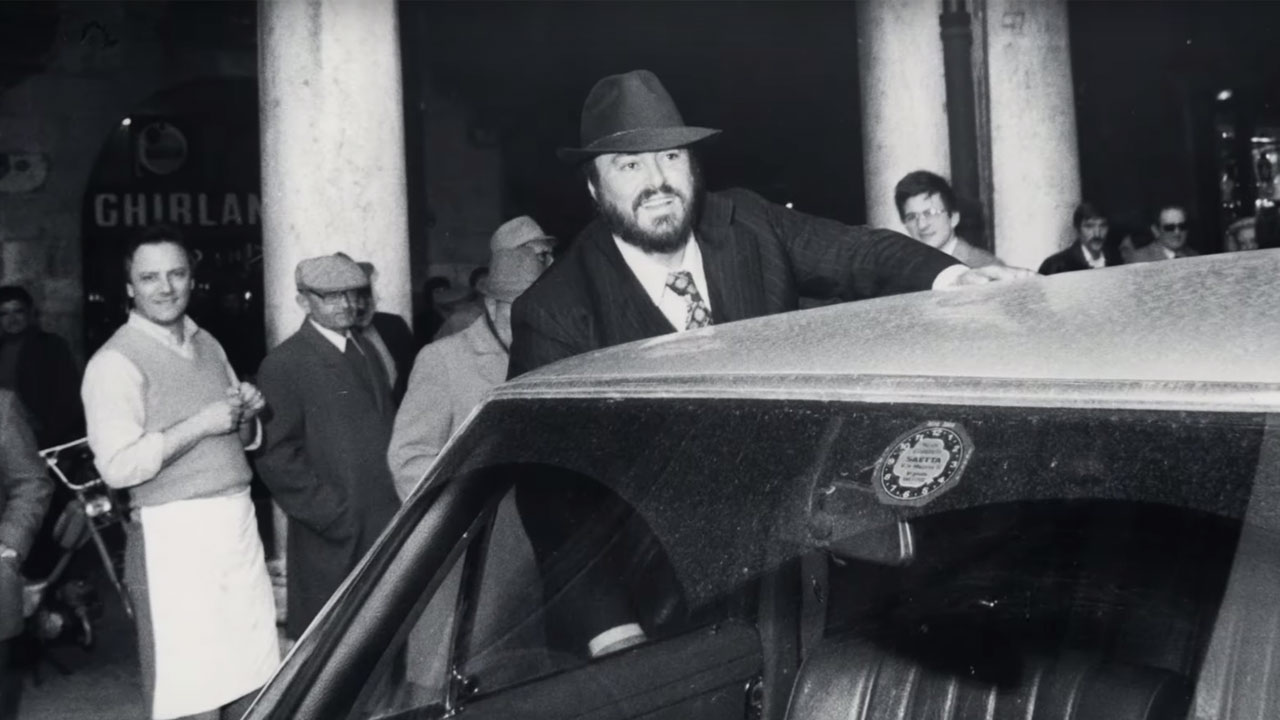 In foto Luciano Pavarotti