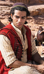 In foto Mena Massoud Dall'articolo: Aladdin: il cinema ultra-pop di Guy Ritchie al servizio della Disney.