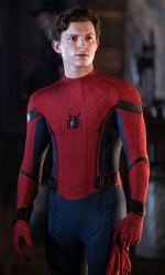 In foto Tom Holland (28 anni) Dall'articolo: Partenza boom per Spider-Man: Far from home! Oltre 1,4 milioni all'esordio.