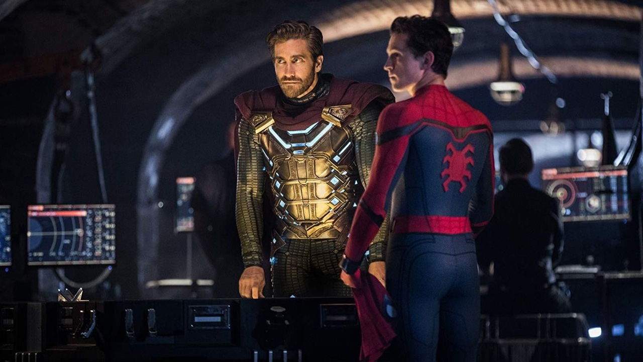 In foto Jake Gyllenhaal (44 anni) Dall'articolo: Box Office estivo milionario con Spider-Man. Il mercato cresce del 200%.