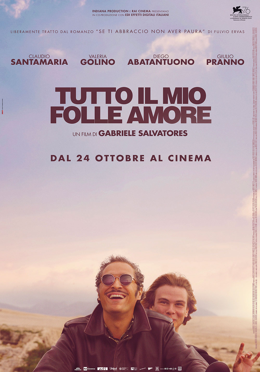 In foto Claudio Santamaria (50 anni) Dall'articolo: Tutto il mio folle amore, il poster ufficiale del film.