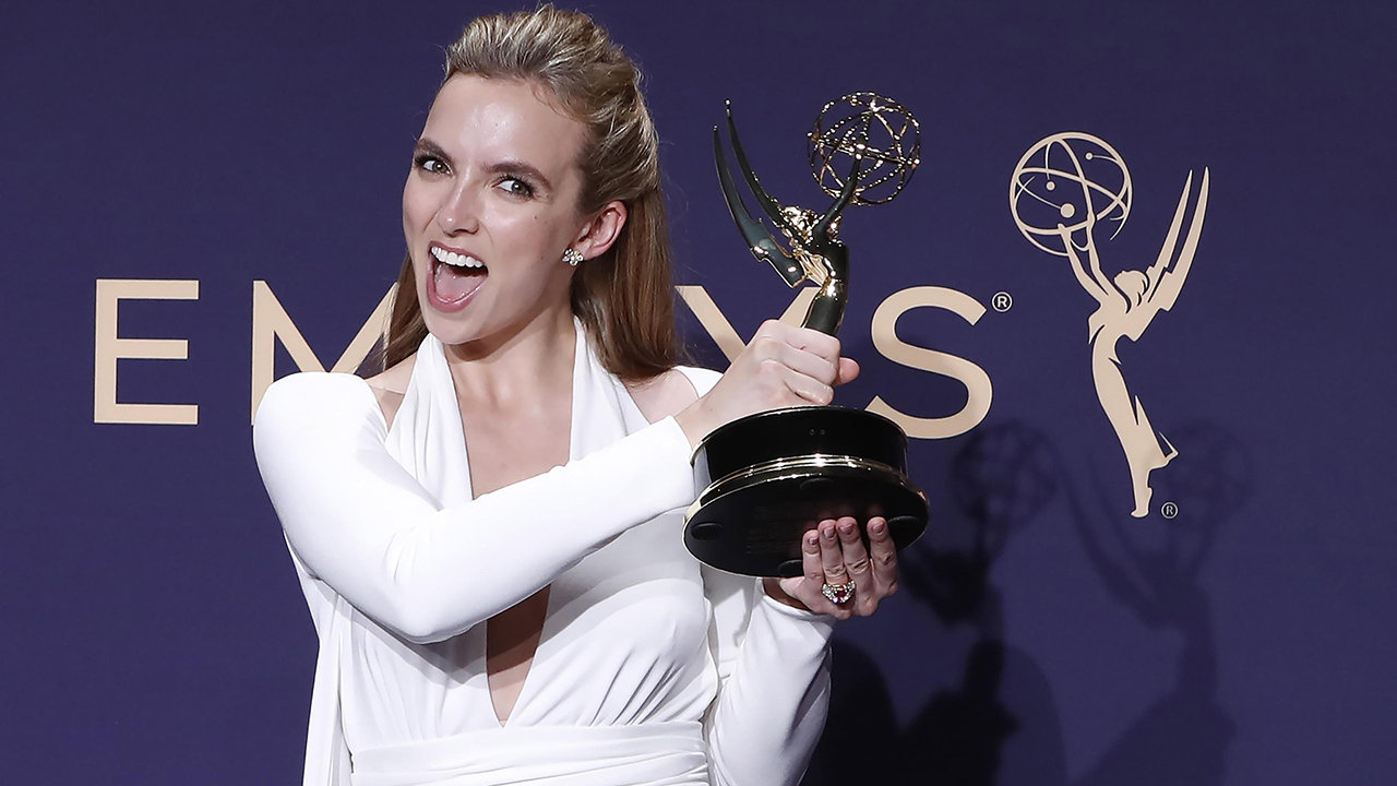 In foto Jodie Comer (31 anni) Dall'articolo: Il crimine paga, la follia pure: Jodie Comer vince l'Emmy 2019 per Killing Eve.