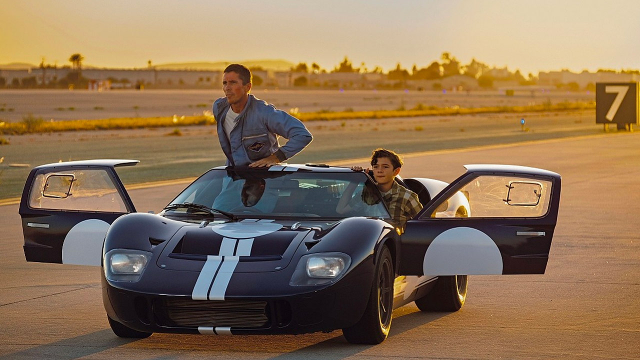 In foto Christian Bale (50 anni) Dall'articolo: Le Mans '66 accelera: superati i 1,5 milioni di euro al box office.