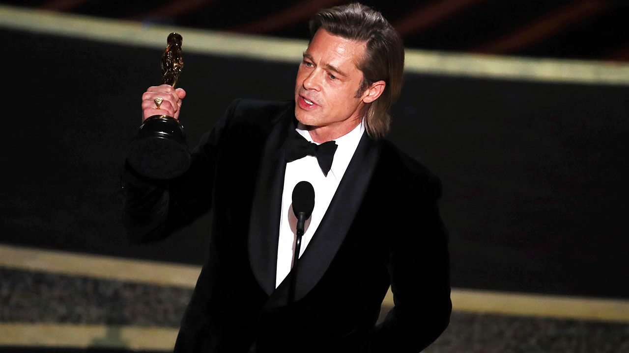 In foto Brad Pitt (59 anni) Dall'articolo: Brad Pitt  Miglior attore non protagonista per C'era una volta... a Hollywood - Oscar 2020.