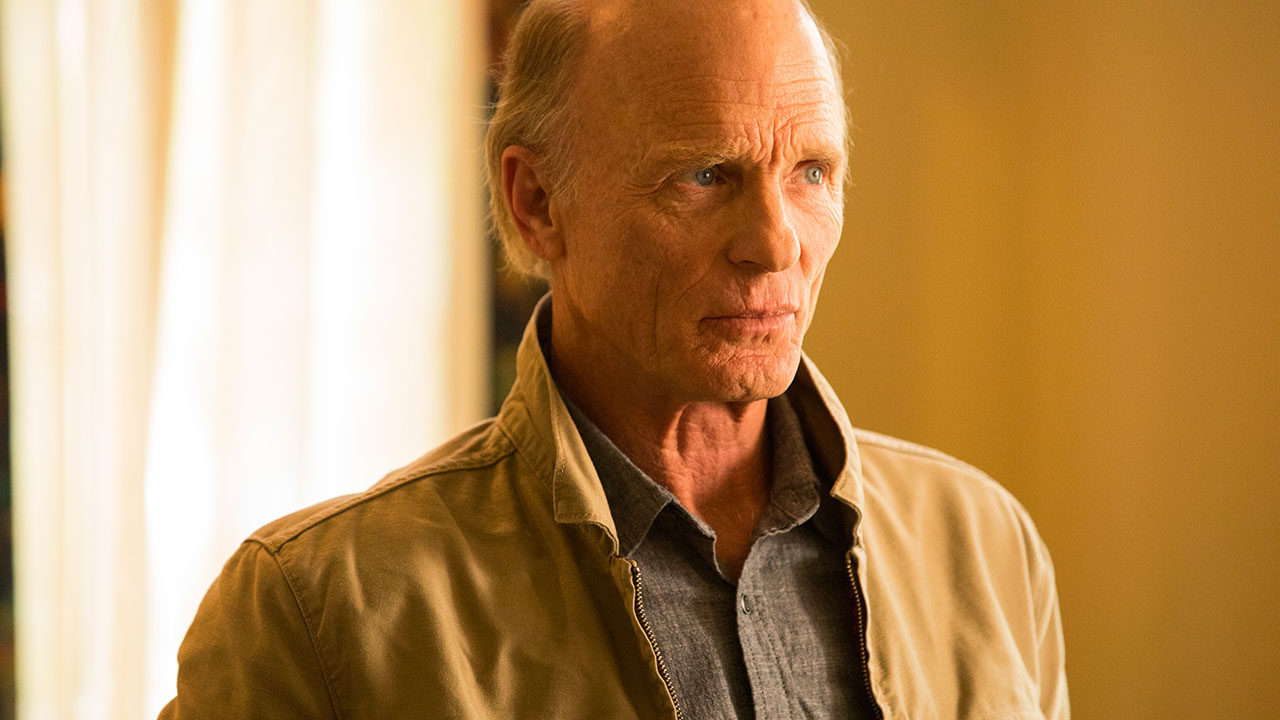 In foto Ed Harris (74 anni) Dall'articolo: Era mio figlio, il trailer italiano del film [HD].