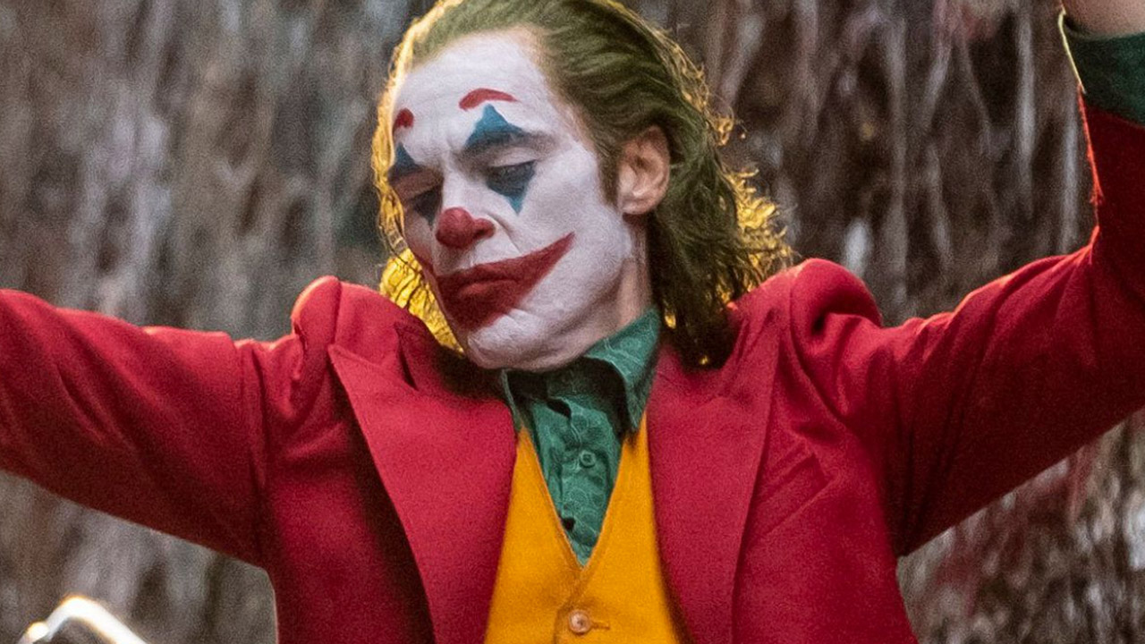 In foto Joaquin Phoenix (50 anni) Dall'articolo: Joker torna sul podio del box office. I miserabili stabile al primo posto. Bene anche Parasite.