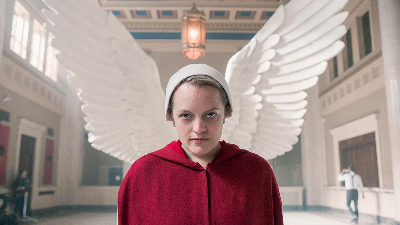 In foto Elisabeth Moss (43 anni) Dall'articolo: The Handmaid's Tale, il trailer ufficiale della stagione 4 [HD].