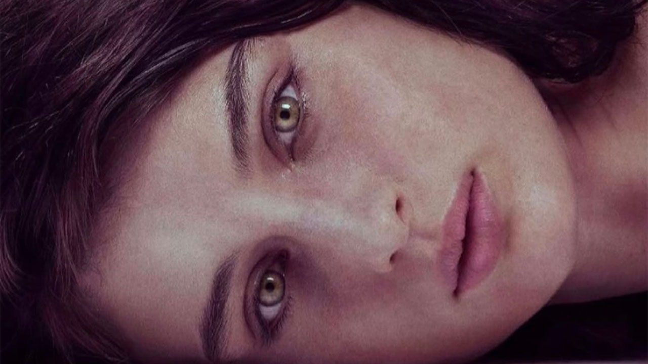 In foto Alice Pagani (26 anni) Dall'articolo: Non mi uccidere, il trailer ufficiale del film [HD].
