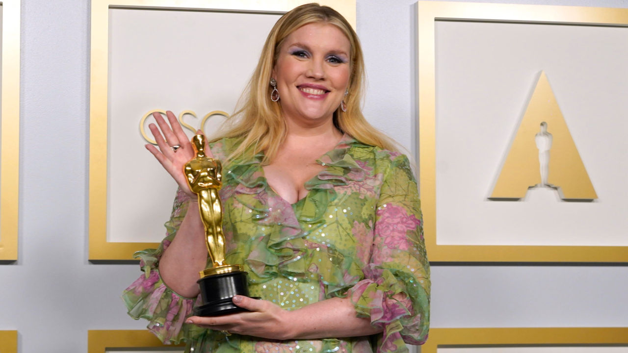  Dall'articolo: Oscar 2021, Emerald Fennell vince per la miglior sceneggiatura originale per Una donna promettente .
