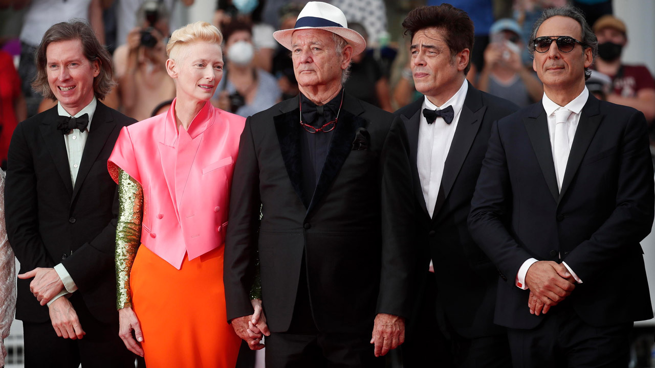 In foto Tilda Swinton (62 anni) Dall'articolo: Cannes 2021, Wes Anderson e lo strepitoso cast di The French Dispatch.