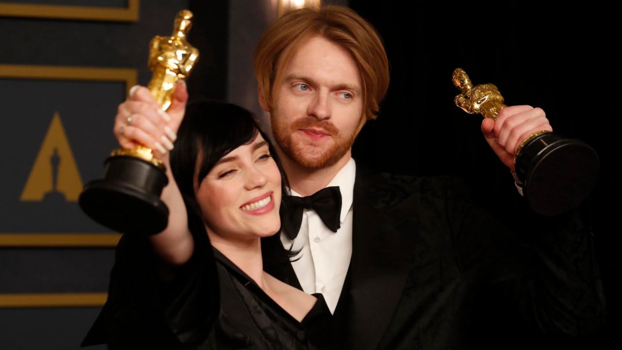 Oscar 2022, Billie Eilish e Finneas O'Connell vincono per la Miglior Canzone per No time to Die