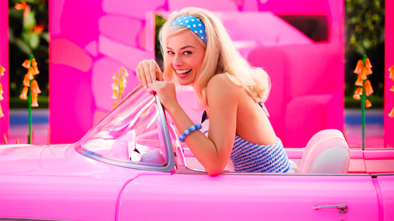 In foto Margot Robbie (34 anni) Dall'articolo: Barbie, la prima immagine del film.