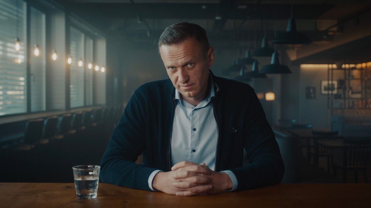  Dall'articolo: Navalny, giornalismo serrato, in tempo reale. L'apologia di un eroe fin troppo solitario.