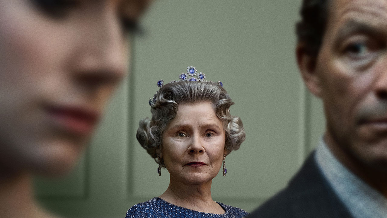 In foto Imelda Staunton (68 anni) Dall'articolo: The Crown, il trailer ufficiale della stagione 5 [HD].