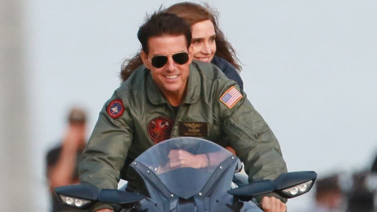 In foto Tom Cruise (62 anni) Dall'articolo: Top Gun - Maverick, su IBS il dvd dell'adrenalinico sequel con Tom Cruise.