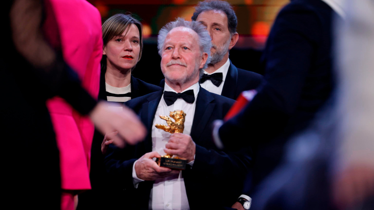 Berlinale 2023, l'Orso d'Oro è il documentario Sur l'Adamant. Ecco tutti i vincitori