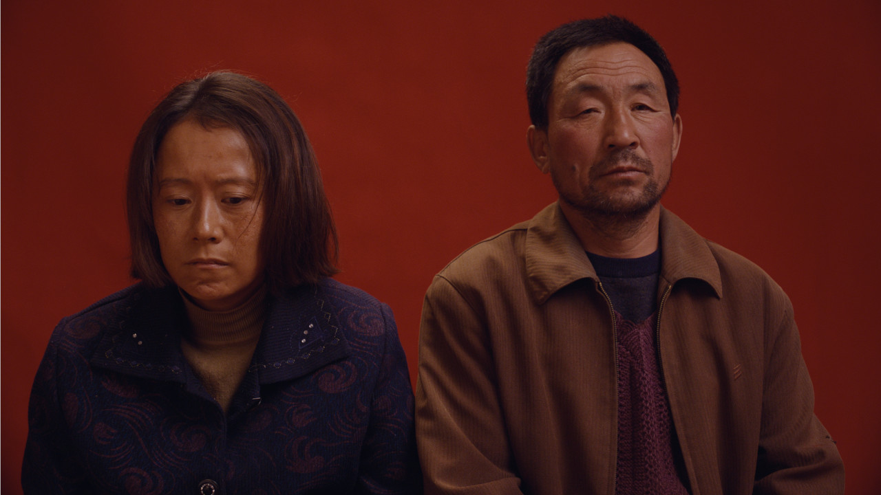 Terra e polvere, guarda la clip della commovente love story di Li Ruijun. Ora al cinema
