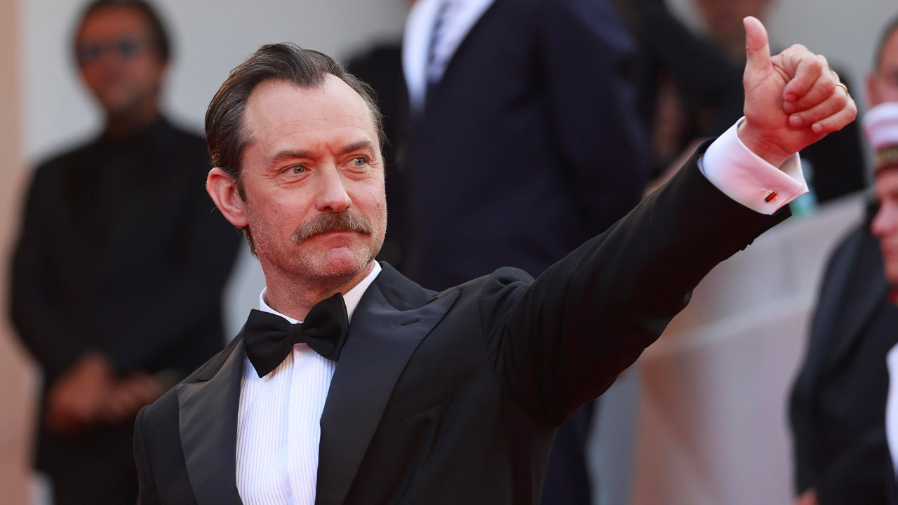 Cannes 2023, Jude Law seduce e conquista ancora una volta