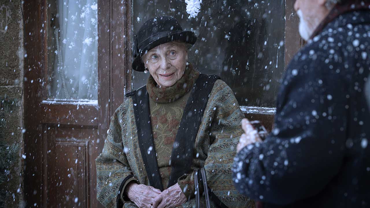 In foto Elena Cotta (93 anni) Dall'articolo: Il punto di rugiada, il trailer ufficiale del film [HD].