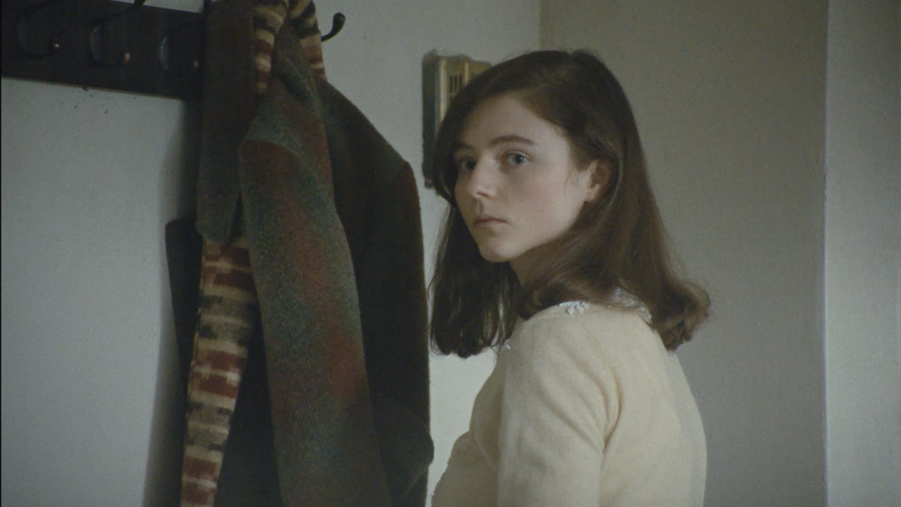In foto Thomasin McKenzie (24 anni) Dall'articolo: Eileen, il trailer ufficiale del film di William Oldroyd.