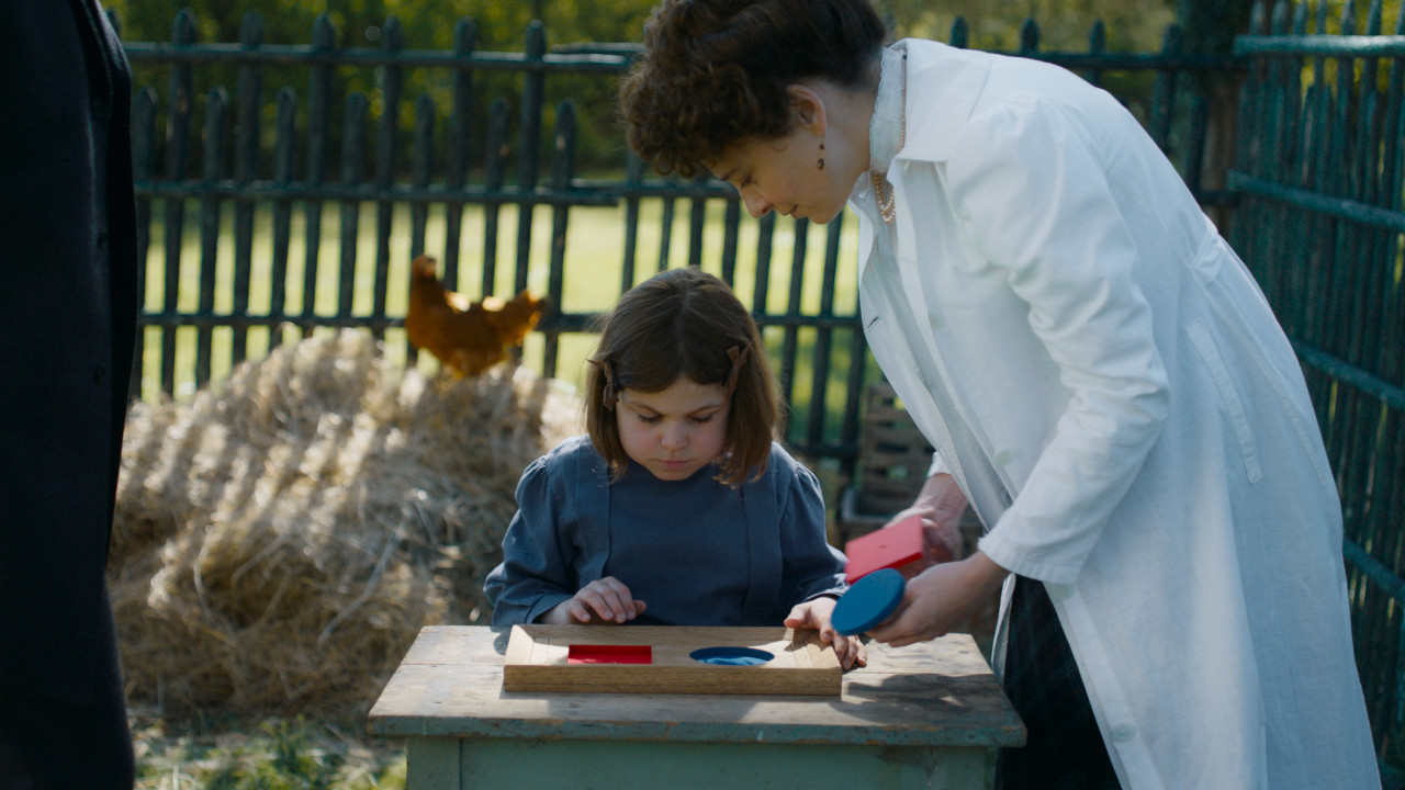 Maria Montessori - La nouvelle femme, guarda l'inizio del film con Jasmine Trinca