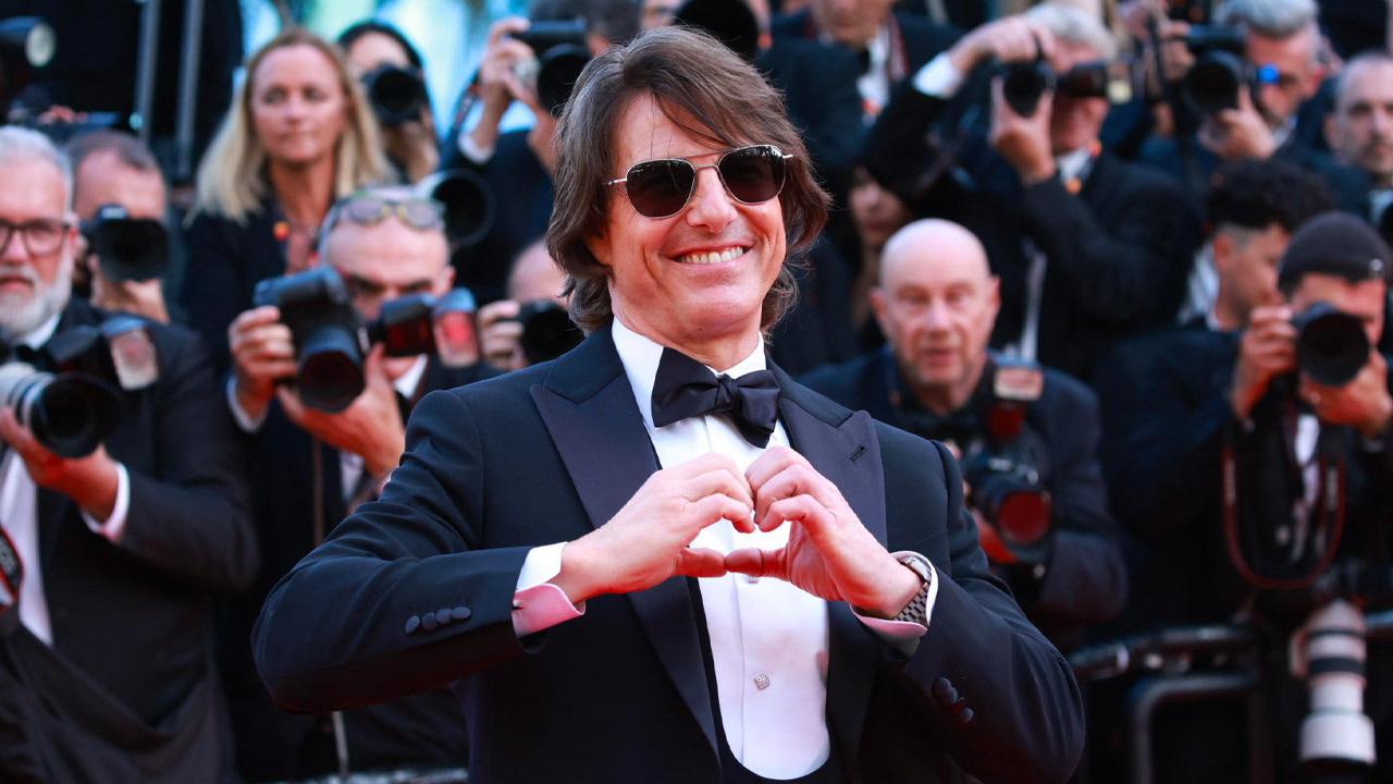 Cannes 2025, Tom Cruise e la sua 'mission impossible'. Fan in delirio