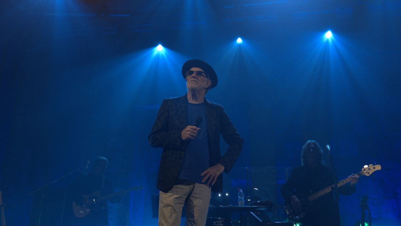 Francesco de Gregori - Nevergreen, un documentario che immortala De Gregori dal vivo, in una dimensione intima